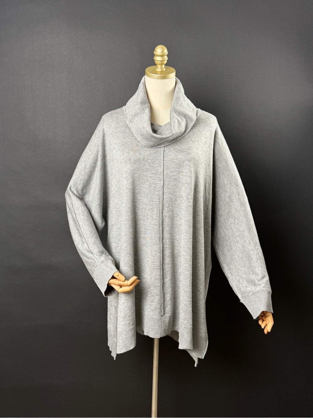 NWT Chelsea & Theodore Light Gray Cowl Neck Tunic Sweater Plus 3X